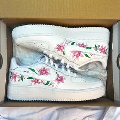 ** CUSTOM PAINTED AIR FORCE 1'S ** - Pink floral design painted on white Air Force 1's - Can be done in any colours, message me with details about any changes you would like me to make to your custom pair.  - Hand painted and sealed with Angelus leather paints.  - 100% authentic Nike Air Force 1's. - Customs are made to order so please allow time for me to order the shoes, paint them and ship them to you.  - No returns - This design can be done on any size shoe, message me if you don't see your Painted Air Force 1, Custom Flowers, Nike Air Force 1 Custom, White Air Force 1, White Air Forces, Nike Air Force 1s, Air Force 1s, Cute Shoes Heels, Air Force 1 Custom