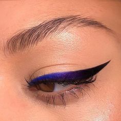 Machiaj Smokey Eyes, Purple Eyeliner, Smink Inspiration, Makeup Eye Looks, Makeup Eyelashes