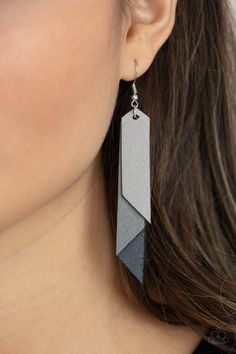 Suede Shade Silver Earring - Paparazzi Accessories Featuring angled edges, an ombre of gray suede leather frames layer into a tapered tassel for an earthy effect. Earring attaches to a standard fishhook fitting. ﻿All Paparazzi Accessories are lead free and nickel free! Sold as one pair of earrings. Layered Leather Earrings, Leather Earrings Ideas, Handmade Leather Jewelry, Diy Leather Earrings, Leather Jewelry Diy, Leather Jewellery, Leather Frames, Paparazzi Accessories, Leather Projects