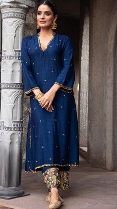 Suit Designs Indian Style Silk, Traditional Dresses Indian Ethnic Wear For Women, Heavy Work Suits Designs, Kurta Sets For Women Party Wear, Suit Styles Women Indian, Silk Suit Designs Indian, Style Outfits Summer, Lipstick Design, Lipstick Colour