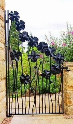 Wrought Iron Garden Gates Flower Gate, Gate Ideas, Lan Can, Metal Garden Art, Garden Art Sculptures Diy, Fence Ideas