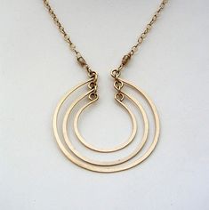 Jewelry Smithing, Jewelry Weaving, Hammered Wire Jewelry, Wirewrap Jewelry, Wire Jewelry Earrings, Open Circle Necklace, Circles Necklace, Reflecting Light, Layered Rings