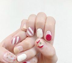 Nails Tay, Nail Noel, Nail Making, Xmas Nail, Selfcare Tips, Xmas Nail Art, Minimal Nails Art, Sticker Flower, Manicure Nail Art