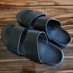 Unisex Sandal By Feit, Size Large (42 Mens, Size 9/10 Approximately), Please Refer To Feit Website Sizing. Worn A Few Times. Please Note Subtle Natural Marks/Scuffs To Leather As Pictured. Includes Original Dustbag. Authentic. Black. Modern Black Slides With Leather Sole, Classic Black Slides With Leather Lining, Black Leather Sole Slides For Formal Occasions, Formal Black Slides With Leather Sole, Black Leather Slides For Formal Occasions, Classic Black Formal Slides, Black Leather Slides With Leather Sole, Black Casual Sandals With Leather Lining, Casual Black Sandals With Leather Lining