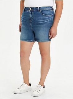 Smaller Thighs, Big Pant, Trendy Plus Size Fashion, Black Seamless, Curvy Women Jeans, Plus Size Jeans, Bottom Clothes, Mens Denim Short, Trendy Plus Size