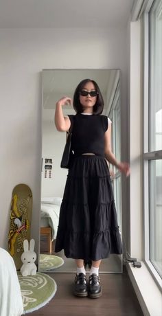 Long Black Skirt Outfit, Outfit Long Skirt, Hm Outfits, Black Skirt Outfits, Boho Maxi Skirt, Look Office, Crepe Skirt, Amazon India, Long Skirt Outfits