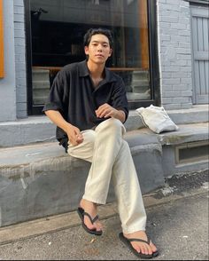 Korean Mens Summer Outfits, Outfit Lebaran Pria, Japanese Casual Outfits Men, Japanese Smart Casual, Japanese Mens Fashion Street Styles, Japanese Vintage Fashion, Japanese Mens Fashion, Asian Men Fashion, Smart Casual Menswear