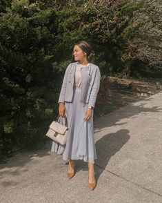 Easter Modest Outfits, Modest Easter Outfits, Easter Sunday Outfit Church, Mass Outfit, Courtney Toliver, Easter Sunday Outfit, Jw Fashion, Flare Sleeve Sweater, Church Outfit