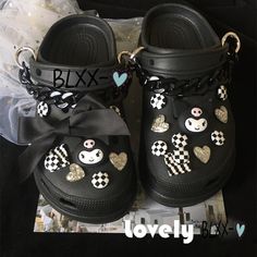 Fun Black Shoe Charms For Gifts, Fun Black Shoe Charms For Gift, Casual Black Shoe Charms For Gifts, Crock Shoes Outfit, Crocs With Charms, Bowknot Shoes, Black Crocs, Crocs Fashion, Jeweled Shoes