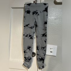 Leggings Color Gray And Black. Size Small. Never Used, I Only Wash It Because I Usually Wash New Clothes Before Using It. New Clothes, Colorful Leggings, New Outfits, Black Gray, Pant Jumpsuit, Gray Color, Black And Grey, Pants For Women, Leggings