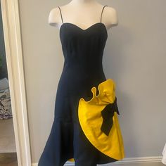 This Custom Crafted Dress In Black And Yellow Poplin Fabric Features A Sweetheart Neckline, Corset Bodice, And Large Pleated Ruffle Hem Lined In Yellow Underneath And Flipped Up In Spanish Dance Flair. Spanish Dance, Corset Bodice, Strapless Midi Dress, Black And Yellow, In Spanish, Poplin Fabric, Ruffle Hem, Black N Yellow, Sweetheart Neckline