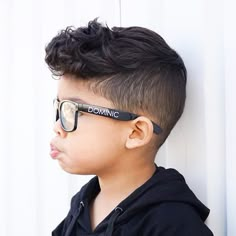 HIPSTER GLASSES Low Taper Haircut, Crew Cut Hair, Top Haircuts For Men, Boys Hairstyles, Pompadour Haircut, Medium Length Wavy Hair, Growing Your Hair Out, Hipster Glasses