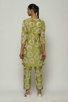 Amla kurta with aari, sequin, thread embroidery in ring pattern. - Aza Fashions Green Wedding Kurta With Printed Motifs, Green Printed Wedding Kurta, Green Straight Kurta With Motifs, Wedding Kurta In Raw Silk With Printed Motifs, Wedding Kurta With Printed Motifs In Raw Silk, Pista Green Wedding Kurta With Printed Motifs, Festive Cotton Silk Sets With Motifs, Festive Pista Green Traditional Wear With Printed Motifs, Pista Green Kurta With Printed Motifs For Festive Occasions