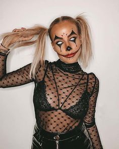 Creepy Clown Makeup, Scary Clown Costume, Clown Costume Women, College Halloween Costumes, Clown Halloween Costumes, Hot Halloween Outfits, Halloween Costumes College Girls, Halloween Makeup Pretty