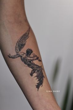 Tatuaje de Lucifer o el Angel Caido hecho en blackwork en micro realismo sobre el antebrazo. Cute Little Tattoos, Angel Tattoo, Elegant Tattoos, Little Tattoos, Tattoo Placement, Tattoo Design Drawings, Minimal Tattoo, Tattoo Styles