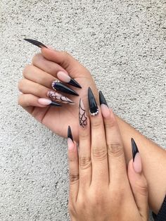 Black Halloween Nails, Nail Art Halloween, Holloween Nails, Dark Nail, Witchy Nails, Halloween Acrylic Nails, Gothic Nails, Edgy Jewelry, Goth Nails