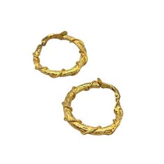 Elegant and intricately designed, these vintage clip-on hoop earrings feature a textured gold finish, making them a timeless accessory for any sophisticated wardrobe. * Clip-on closure * Textured design * Gold-tone finish * Lightweight Features: * earrings Size: Womens 1" Condition: Pre-Owned Good Please be aware that pictures are an important part of my description, please look at all photos and zoom in if needed.  All my items are previously owned, I inspect everything carefully and try my bes Sophisticated Wardrobe, Clip On Hoop Earrings, Clip Design, Hoop Earrings Gold, Rope Design, Textured Design, Vintage Clip, Timeless Accessories, Gold Texture