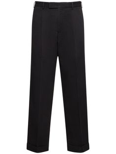 Concealed front hook, button and zip closure. Belt loops. Two side pockets. Model is wearing a size48 Gabardine Pants, Black Linen Pants, Black Linen, Linen Pants, Cotton Linen, Black Men, Black Pants, Mens Outfits, Pants