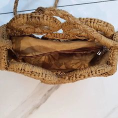 Round Straw Bag, Crochet Shawl Pattern Free, Cute Presents, Straw Beach Bag, Straw Handbags, Rattan Bag, Bag Summer, Shawl Crochet Pattern, Jute Bags