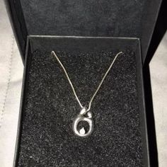 14k White Gold & Diamond Mother & Child Necklace. Never Worn. Perfect Gift, Especially For A New Mommy! A Local Jewelry Store Is Selling The Same Necklace Without The Diamond For $300 On Sale! This Is A Steal. Mother Child Necklace, Child Necklace, Necklace With Diamonds, New Mommy, Mother Child, Kids Necklace, Local Jewelry, Mother And Child, Jewelry Store