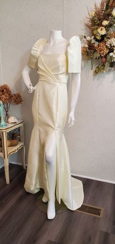 Custom-made, made-to-order Handmade Off-white/ Ivory  Shantung Satin Modern Filipiniana Wedding Dress with Terno Sleeves.  Style: One piece outfit Fabrics: Ivory  Other materials: Plastic stick boning, bra cups, interfacing and pellon for the sleeves. Neckline: Square  Sleeve Style: Filipiniana/terno sleeves. Front details: drape Back Details: Zipper on the back of the dress Skirt details: Floor length serpintina cut with slit Color: Ivory Due to shooting lights, monitors, etc., there may be sli Filipiana Dress Modern Classy Beige, White Filipiniana Dress, White Filipiniana, Filipiniana Dress Modern Simple, Terno Sleeves, Philippine Wedding Dress, Modern Filipiniana Wedding, Low Cut Wedding Dress, Philippines Dress