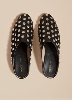 Urban Shoes, Studded Shoes, Studded Flats, Flat Mules, Studded Boots, Shoe Style, Casual Shoes Women, Nappa Leather