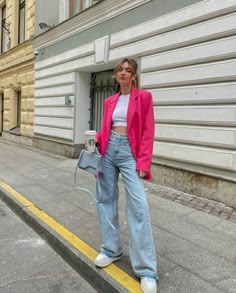 Baggy Pants Fashion, Loose Jeans Women, Women Baggy Pants, Wide Leg Jeans Women, Blazer Rosa, Ivy League Style, Causual Outfits, Loose Jeans