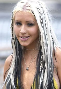 Cristina Aguilera 2000s, Y2k Kim Kardashian, Christina Aguilera 2000s, Christina Agulara, Christina Aguilera Stripped, 2000s Hair, Cristina Aguilera, 2000s Hairstyles, Y2k Hair