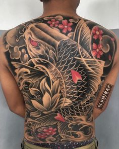 #tattoo #koi #koifishtattoo #tattoodesign #tattooideas #tattoosforwomen #tattooideasformen #art Karp Koi Tattoo, Koi Fish Back Tattoo For Women, Koi Fish Back Tattoo, Karp Koi, Pisces Tattoo Designs, Yakuza Tattoo, Pisces Tattoos, Back Piece Tattoo