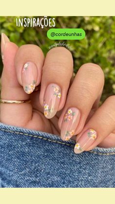 Uñas Acrilicas, Oval Nails, Floral Nails, Short Acrylic Nails, Nail Arts, Flower Nails, Cute Acrylic Nails