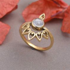 "Moonstone Ring, Dainty Ring, Crown Ring, Moonstone Ring For Women, 18k Gold Ring, Silver Ring, Minimalist Ring, Ring With Stone, Gift Ring Material :- Brass, Silver, Gold, Rose Gold Plated Gemstone :- Moonstone ❥ Add this beautiful one little thing of galactic shine to make you feel unique and to transform your lives. Perfect for any kind of outfit and every occasion. ❥ Customers' satisfaction is our biggest priority, please contact us with any questions/queries for future or existing orders, and we will do our best to make sure you are happy with your order. ❥Please make sure to add the correct address during check out. You can return your purchased item within 15 days after successful delivery. We offer a 100% \"Money Back Guarantee\" if you are not satisfied with your purchase. Return Ring With Stone, Ring Crown, Ring Moonstone, Zierlicher Ring, Real Jewelry, Crown Ring, 18k Gold Ring, Ring Minimalist, Minimalist Ring