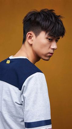 Fringe Up Hairstyles, Asian Fringe, Asian Men Short Hairstyle, Korean Medium Hair, Two Block Haircut, Asian Man Haircut, Korean Men Hairstyle, Mens Haircuts Short Hair