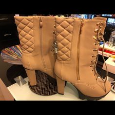 These Tie Up Block Heels Are Sexy And Are Tan/ Nude Colored With Gold Accents. Beige Boots For Night Out, Beige Heels For Night Out In Fall, Beige Heels For Fall Night Out, Trendy Fashion Outfits, Tan Color, Gold Accents, Block Heels, Trendy Fashion, Size 10