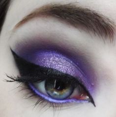 Don't be Hysterical Purple Smokey Eye Makeup, Dramatic Smokey Eye, Purple Smokey Eye, Winged Eye, Punk Makeup, Cat Eyeliner