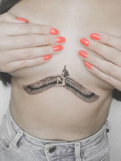 Eagle Tattoo For Women Feminine, Under Bust Tattoo, Sternum Tattoos For Women, Egyptian Eye Tattoos, Sternum Tattoos, Phoenix Tattoo Feminine, Tattoo Old School, Underboob Tattoo