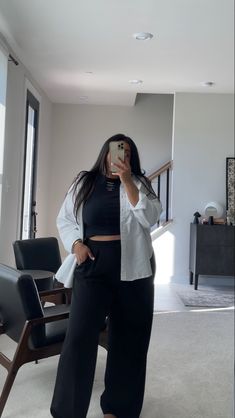 Orseund Iris, wide leg pants, trousers outfit, white shirt, spring outfit Mid Size Casual Outfit, Mid Size Body Outfits, Houston Trip, Summer Work Outfits Office Casual, Modest Fashion Christian, Summer Work Outfits Office, Outfit Midsize, Oversized Outfit, Effortlessly Chic Outfits