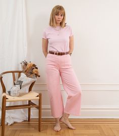 Scandinavian Style, High Waisted Pants, Cropped Pants, High Waist Jeans, Stretch Cotton, Cotton Twill, Snug Fit, Style Icons, Style Guides