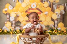 Today’s set 🐝 Bees, Honey, Honeycomb . portraitsbykatd.com . #cakesmash #yellowbeecakesmash #fortworthx #beecakesmash #firstbirthdayphotoshoot #beecakesmash #honeycombcakesmash #yellowgreencakesmash #babymilestonephotography #babyphotographer #dfwphotosessionphotographer #milestonesphotography #riveroakstx #fortworthtx #riveroakstxphotographer #caksmashphotographer #1stbirthdayphotoshoot #portraitphotographer #portraitphotography #1stbirthdaycakesmash #babybee #texasbaby Baby Milestones, Photographing Babies, Cake Smash