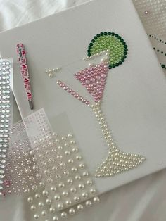 Diamond Diy Decoration, Pearl Room Aesthetic, Pearl Decorations Diy, Jewel Painting Canvas, Bead Art Canvas, Canvas Glitter Art Diy, Badazzled Art Canvas, Jeweled Canvas Art, Canvas Painting Inspo Aesthetic