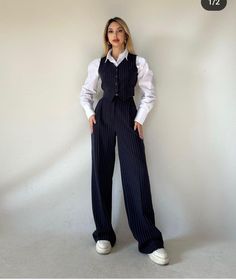 Pant Suit Outfit, Womens Pant Suit, Womens Pant, Neat Casual Outfits, Suit Outfit, Mode Zara, Everyday Fashion Outfits, Woman Suit Fashion, Casual Day Outfits