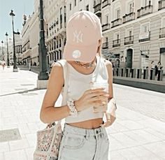 Preppy Girls, Preppy Summer Outfits, Preppy Girl, Preppy Summer, Preppy Aesthetic, Chloe Marcie, White Aesthetic, Aesthetic Photo, Preppy Style