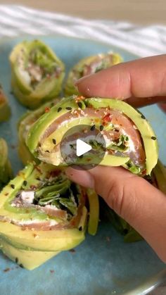 Sushi Co, Sushi Dishes, Hawaiian Dishes, Salmon Avocado, Keto Diet Food List, Diet Snacks, Island Food, Garden Recipes, Small Meals