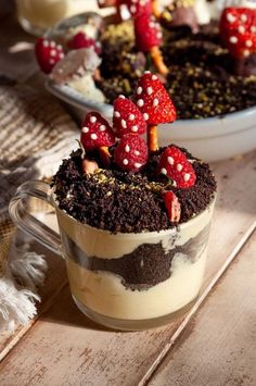 Easy Dirt Pudding Recipe, Easy Dirt Pudding, Dirt Pudding Recipes, Dirt Pudding, Mushroom Forest, Dessert Aux Fruits, Wild Mushroom, Pudding Recipes, Holiday Desserts