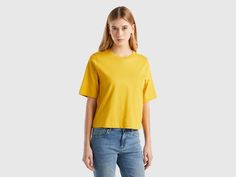 Short sleeve crew neck t-shirt in pure cotton. Boxy fit for a casual and modern look. 15 Aug, Clothing Care, United Colors Of Benetton, Look Casual, White Undershirt, Pure Cotton, Neck T Shirt, Tommy Hilfiger, Free People