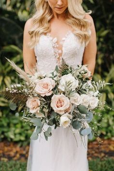 wedding bouquets Blush Bridal Bouquet, Bohemian Wedding Decorations, Bridal Bouquet Flowers, Grass Wedding, Blush Bridal, Bride Flowers, Wedding Flower Inspiration, Wedding Decor Inspiration, Wedding Flower Arrangements