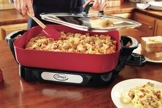 If you're cooking for a holiday crowd, try a skillet breakfast that will start everyone's day on the right note. Best Electric Skillet, Skillet Breakfast, Frying Chicken, Breakfast Scramble, Electric Skillet Recipes, Chorizo Breakfast, Electric Frying Pan, Easy Recipies, Electric Skillet