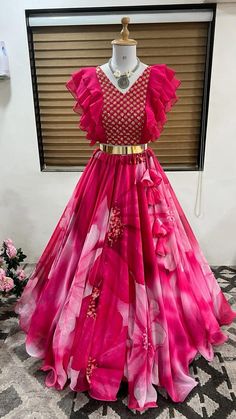 Kids Party Wear Dresses, Pengantin India, Simple Frock Design, Cotton Lehenga, Long Gown Design, Simple Frocks, Lehenga Designs Simple, Latest Model Blouse Designs