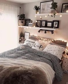 54 Coolest Teen Girl Bedroom Ideas - DigsDigs Shelving Bedroom, Cute Decor Ideas, Bedroom Decorating Tips, Romantic Bedroom Decor, Hula Hoops, Cute Decor, Teen Room Decor, Country Bedroom