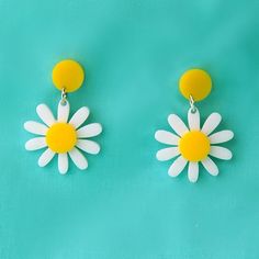 1960s Jewelry, Daisy Studs, Daisy Charm, Nickel Free Jewelry, Floral Retro, Daisy Earrings, Acrylic Jewellery, Laser Cut Acrylic