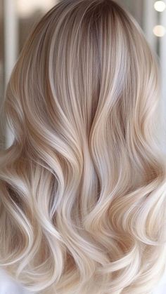 Long Blonde Hairstyles With Layers, Cute Blonde Hairstyles, Blond Hair Aesthetic, Long Light Blonde Hair, Classic Hollywood Waves, Modern Updos, Vanilla Blonde Hair, Long Wavy Blonde Hair, Soft Blonde Hair